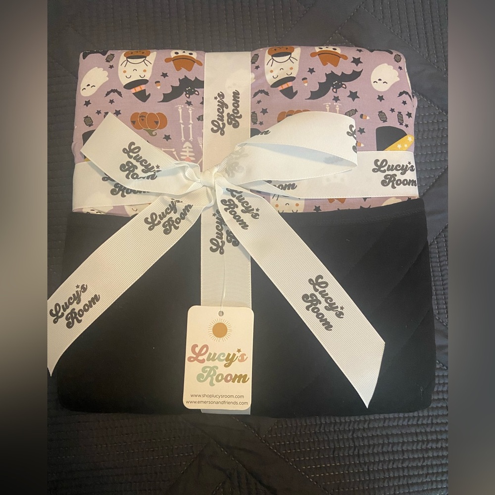 NWT Emerson and Friends Lucy’s Room ‘Spooky Cute Halloween’ Luxury Bamboo Quilt